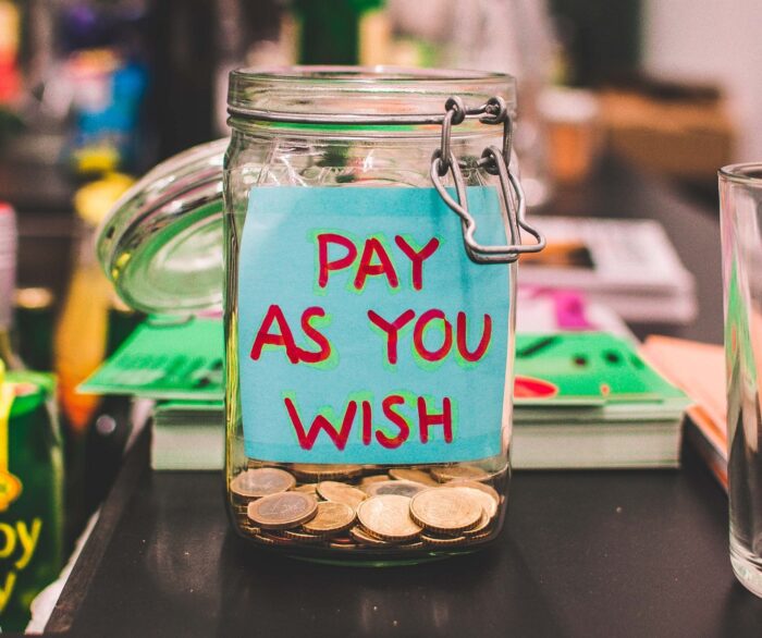 Streamers can earn money through donations.