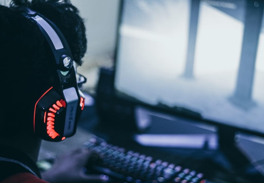 Noise-Cancelling Headphones in eSports Tournaments